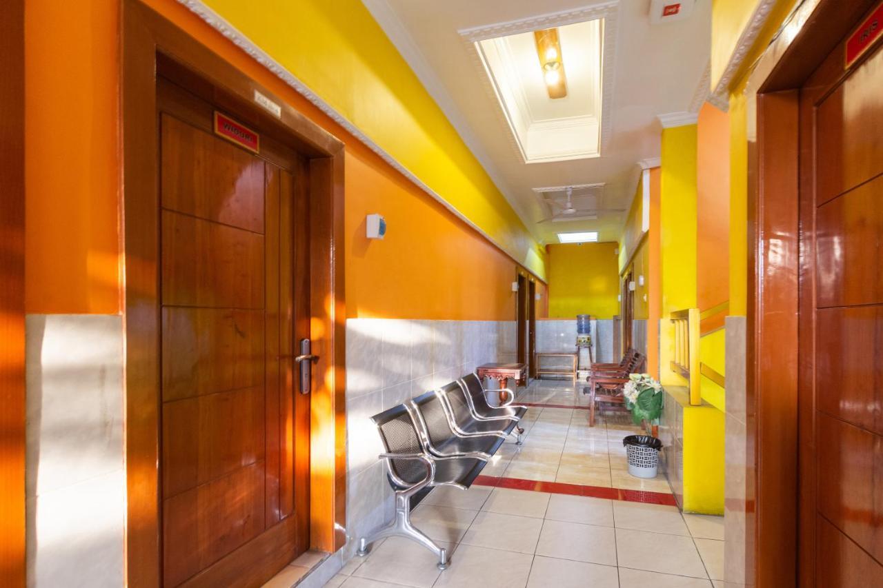 Homestay Gayatri Sawojajar Near Univ Negeri Malang Kampus 2 Mitra Reddoorz Exterior photo