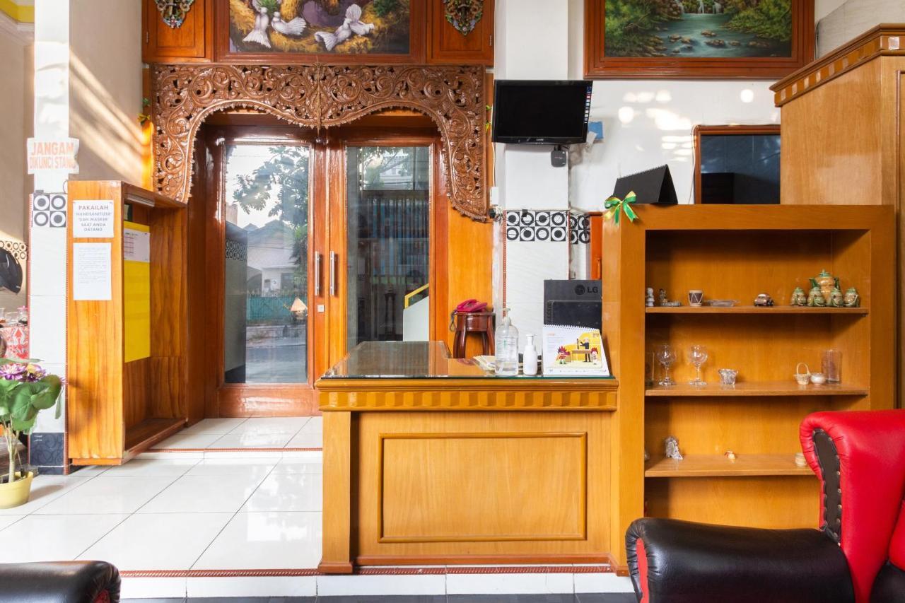 Homestay Gayatri Sawojajar Near Univ Negeri Malang Kampus 2 Mitra Reddoorz Exterior photo