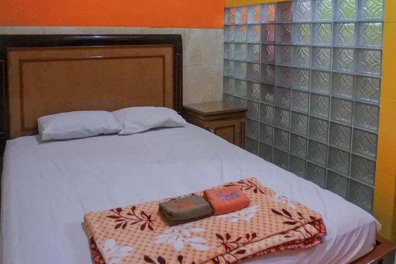 Homestay Gayatri Sawojajar Near Univ Negeri Malang Kampus 2 Mitra Reddoorz Exterior photo