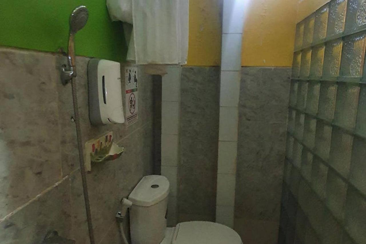 Homestay Gayatri Sawojajar Near Univ Negeri Malang Kampus 2 Mitra Reddoorz Exterior photo